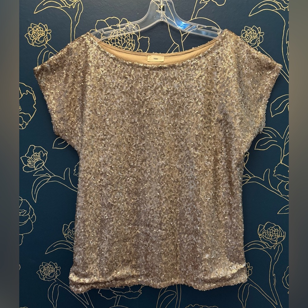 TOBI size small SHORT SLEEVE gold sequin top BOAT NECK sparkle CAP SLEEVE